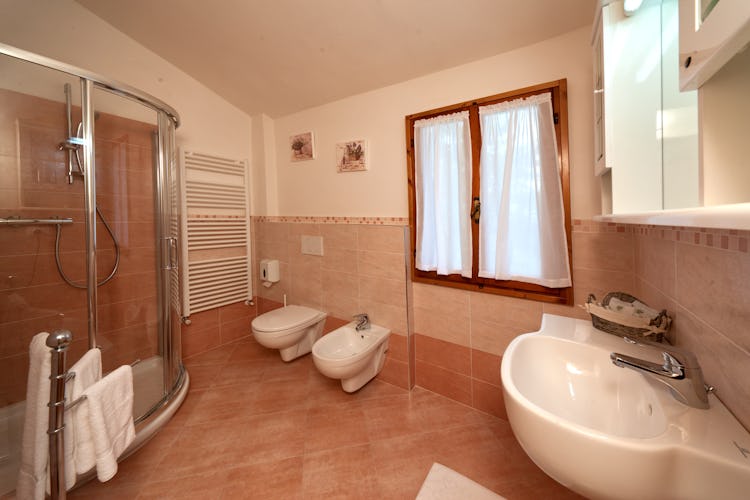  Agriturismo La Collina Delle Stelle - modern & spacious bathrooms