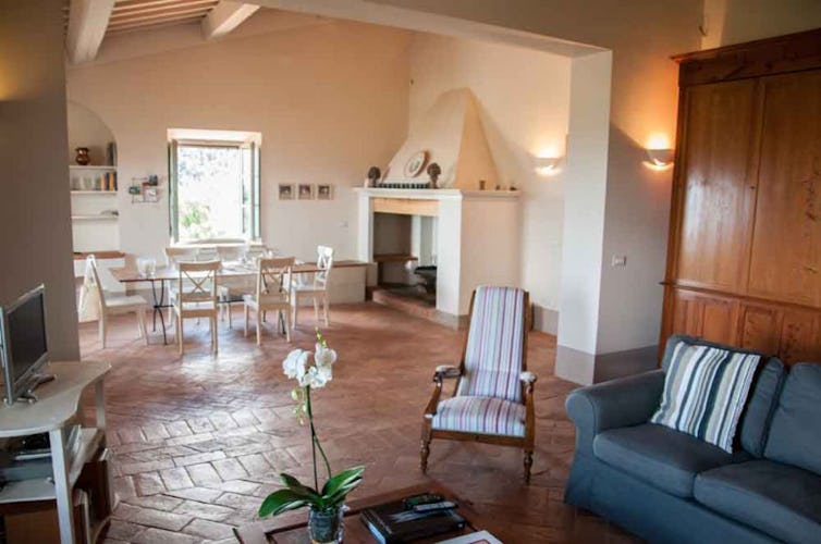 Montefreddo highlights the Tuscan architecture for your comfort