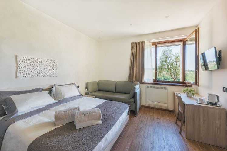 Agriturismo Poggio Mirabile - Rooms to accommodate for small and larger groups