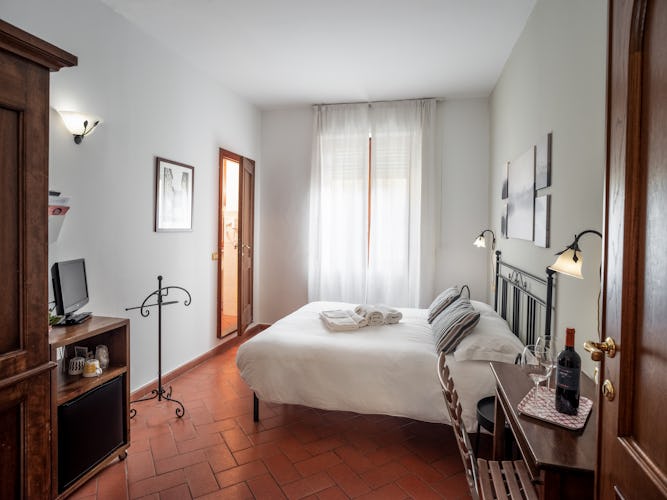 canopy-bedroom-bed-and-breakfast-florence