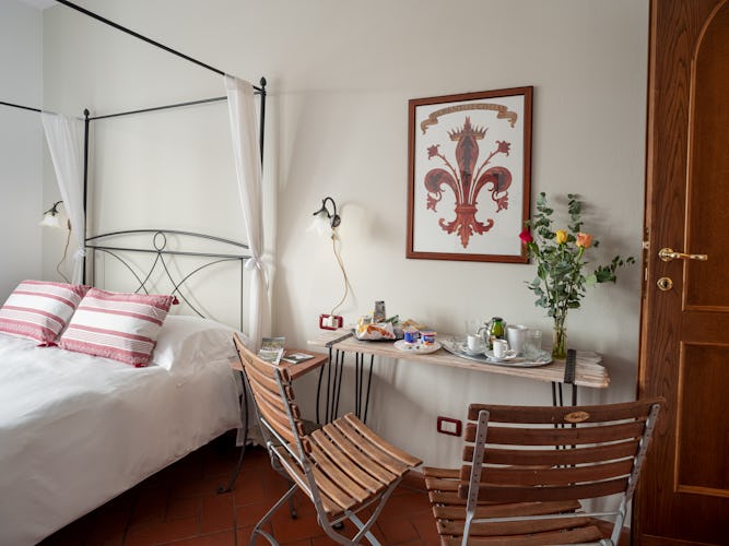breakfast-in-room-bed-and-breakfast-florence