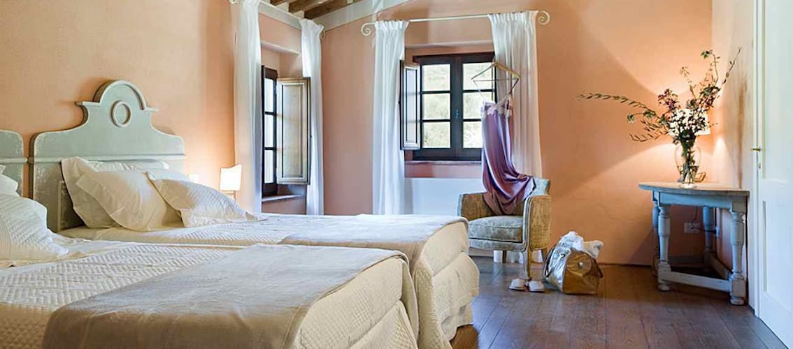 I colori chiari delle camere, come quelli utilizzati per decorare Lavanda, donano ulteriore luminosità agli ambienti