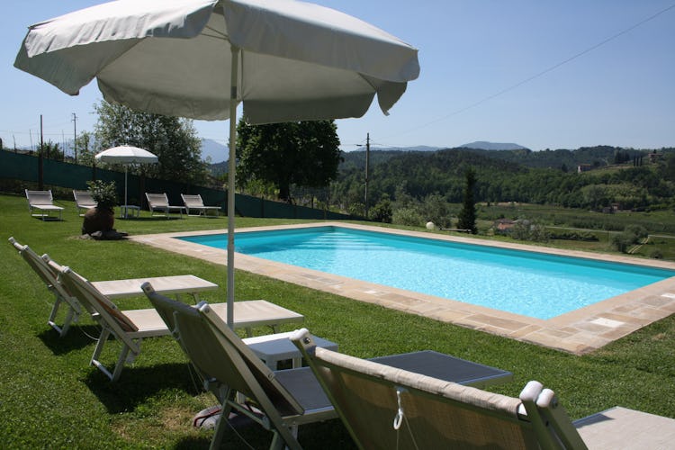 Casa Vacanze i Cipressi and holiday apartments: in the Lucca countryside