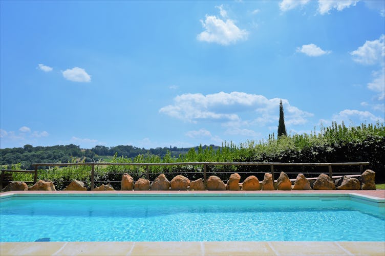 Casa Vacanze Soleado: la bellissima piscina panoramica, immersa nel verde della natura toscana e baciata dal sole