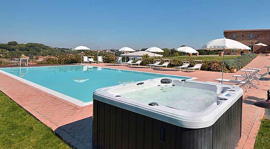 Casale Cardini - Pool with Jacuzzi