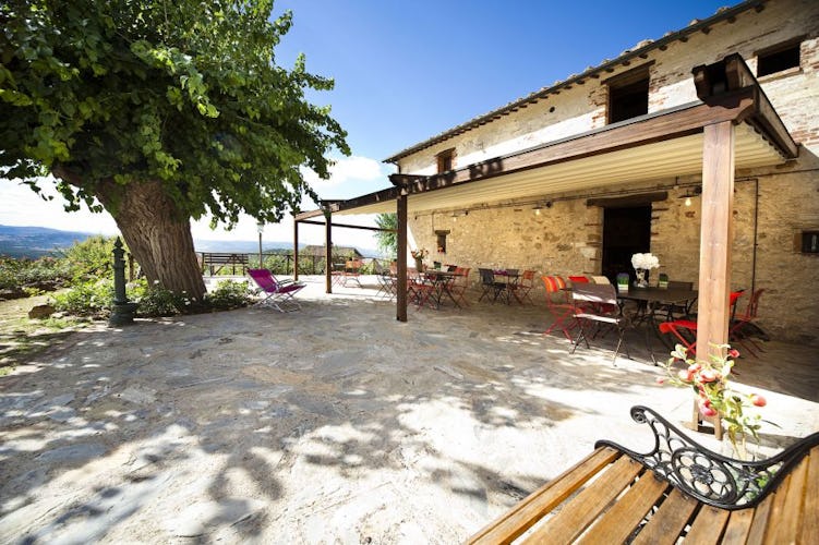 Live your vacation in a genuine Tuscan hamlet at Podere Ripostena