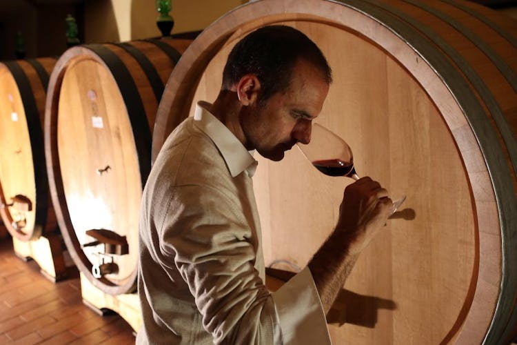 Castello La Leccia - potrai degustare le specialità vinicole prodotte in loco