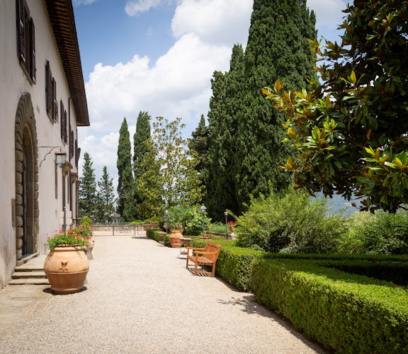 Castello Vicchiomaggio: gli ampi esterni ti daranno infinite opportunità di fare foto meravigliose del tuo soggiorno in Toscana