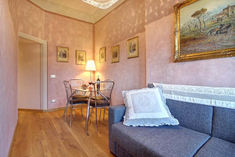 Cupido Vacation Rental Apartment in Florence, Italy: Tranquility in the city center