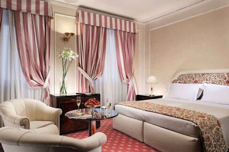 Hotel de la Villa has tranquil Superior rooms