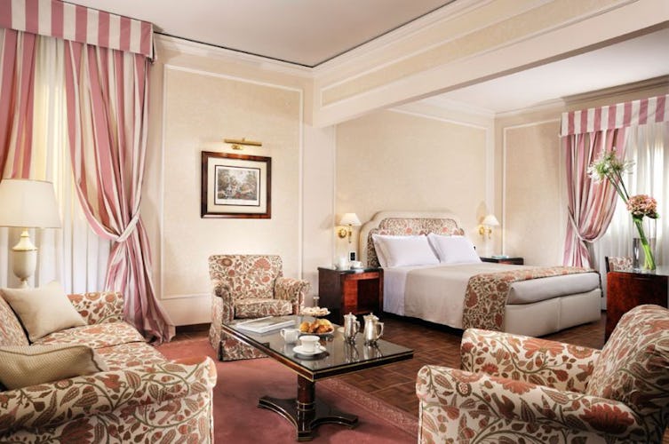 Suite Brunelleschi is spacious and inviting at Hotel de la Ville