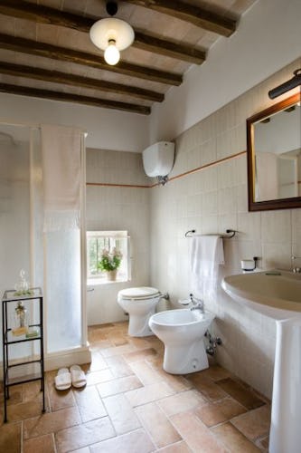 Private bathrooms all the modern comforts at I Pianelli Agriturismo