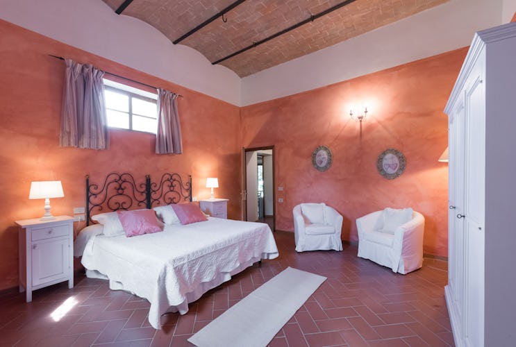 Podere Torricella - Large Bedrooms