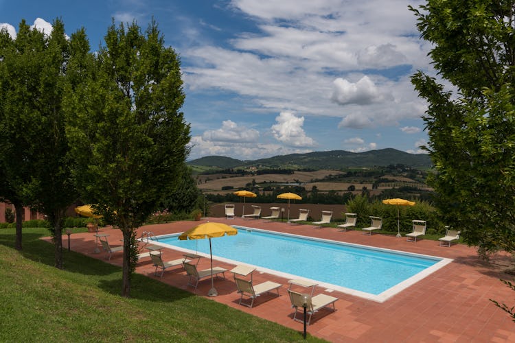 Podere Torricella - Panoramic Poolside View