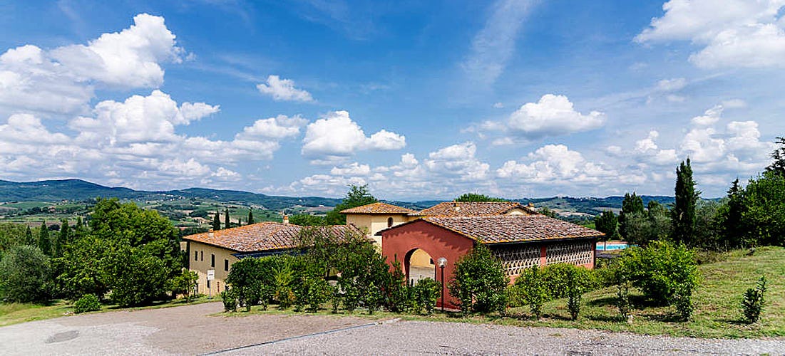 Podere Torricella has the perfect panoramic position & vineyards