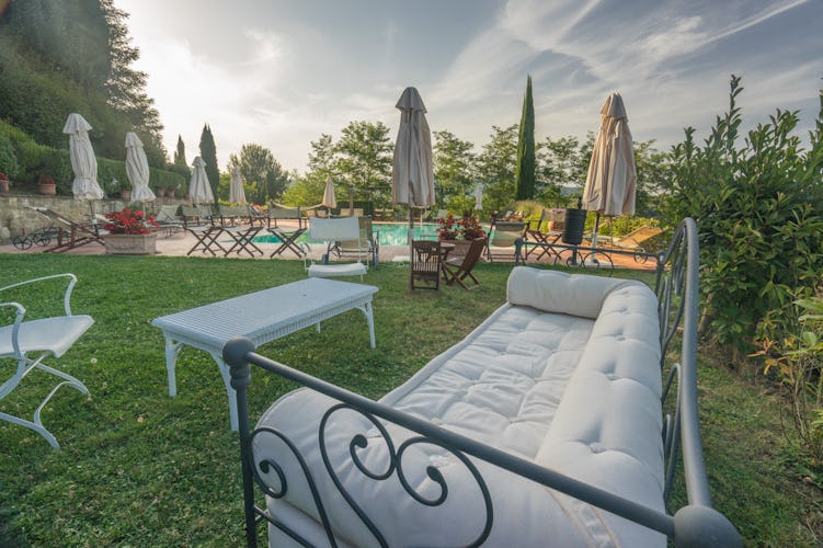 Residence Il Gavillaccio - an invitation to enjoy the Tuscany garden setting