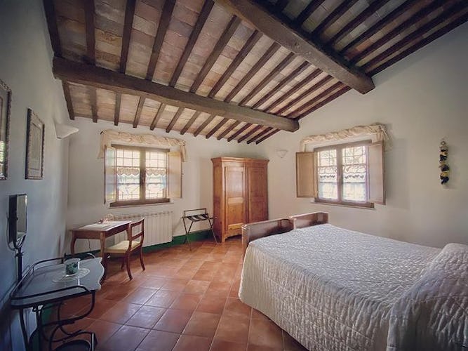 Sarna Residence is within walking distance of the town San Quirico