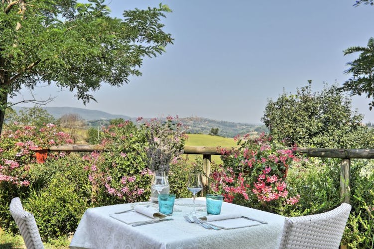 La colazione può essere consumata su una terrazza panoramica