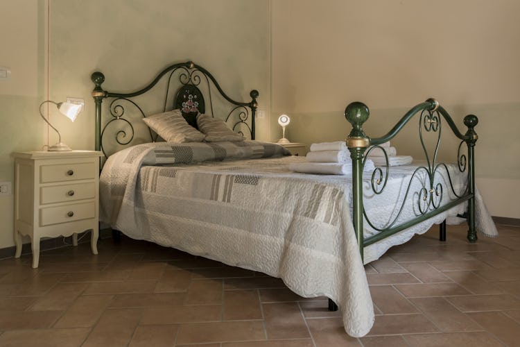  Villa Borgo la Fungaia: Double bedroom