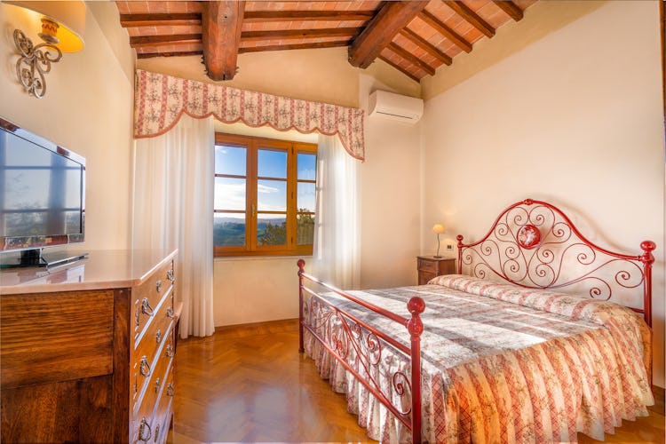 Red bedroom villa Corsanello