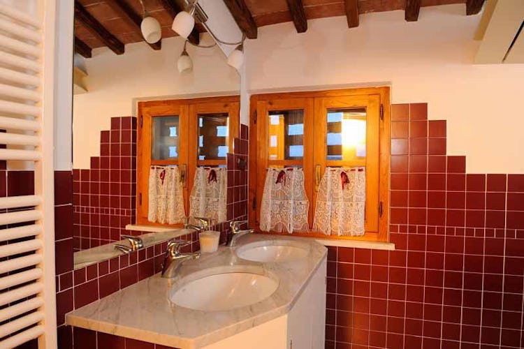 Corsanello, villa vicino a Siena, particolare del bagno