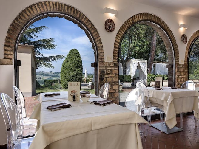  Villa I Barronci: a Tuscan resort 