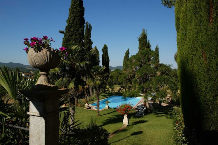 Picturesque garden views at Villa il Poggio