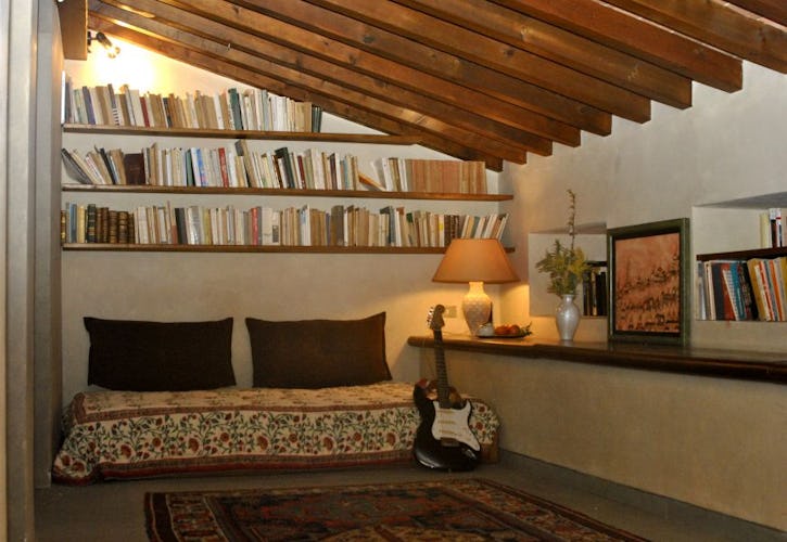 Villa con Appartamenti vicino Firenze  La Medicea