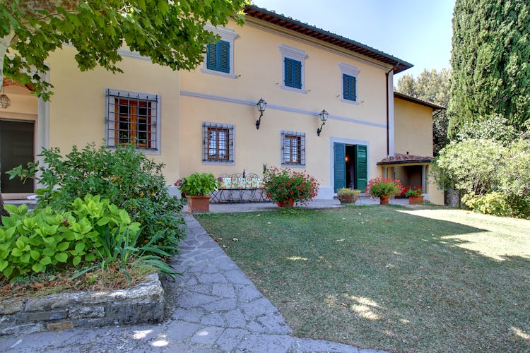 Villa Stolli - Front Garden