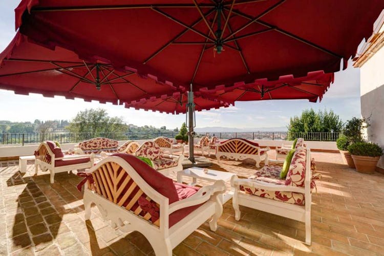 Relax in comfort at Villa Tolomei within walking distance of Florence