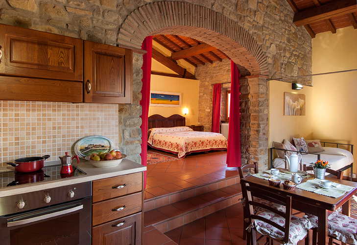 Agriturismo La Collina Delle Stelle - appartamenti per vacanze in tipico stile toscano, con pavimenti in terracotta e travi a vista