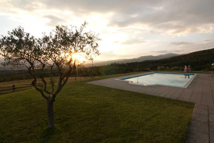 Agriturismo La Collina Delle Stelle - non perdere l'opportunitÃ  di godere di un tramonto a bordo piscina