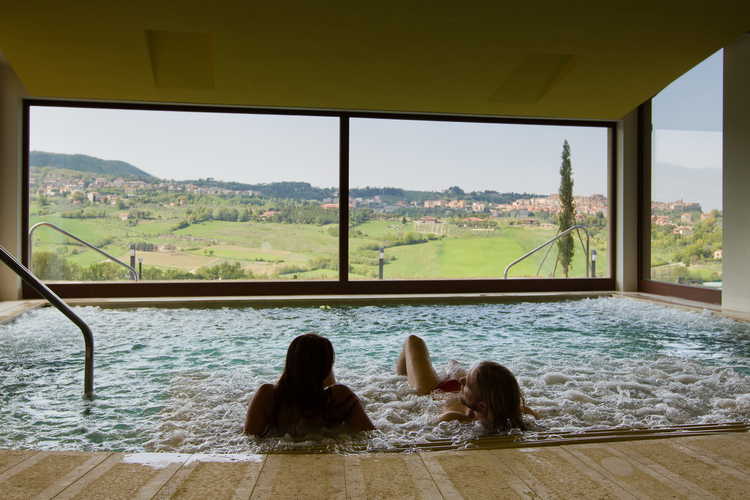 Agriturismo Palazzo Bandino - Idromassaggio con vista sul paesaggio senese