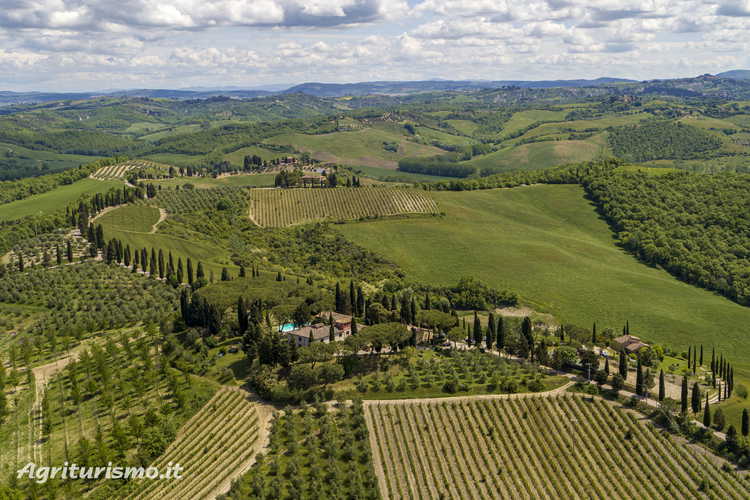 Agriturismo Pieve Sprenna tra Siena e la Valdorcia