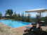 Un bagno rinfrescante in piscina