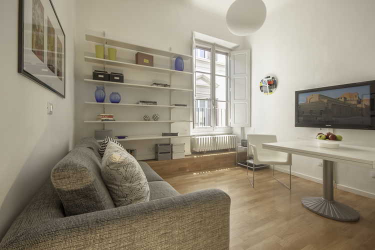 Alain DesignApartmentFlorence -  finestra dotata di doppi vetri e zanzariere