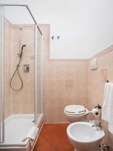 bathroom-bed-and-breakfast-florence
