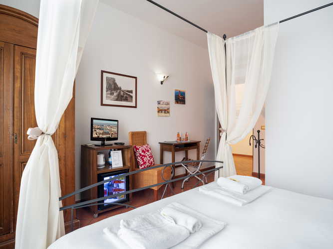 charming-bed-and-breakfast-florence