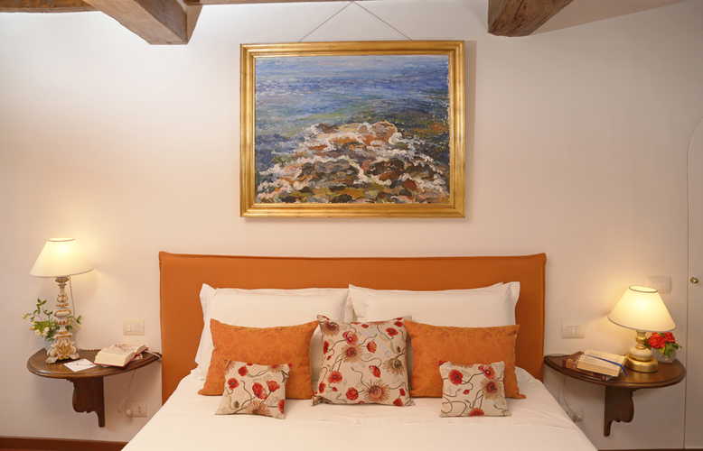 The Spouses - Sposi - bedroom