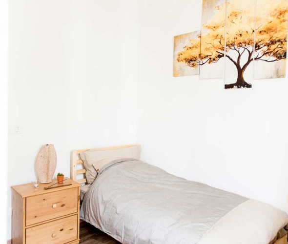 There are two single bedrooms at the bio / vegan B&B in Florence