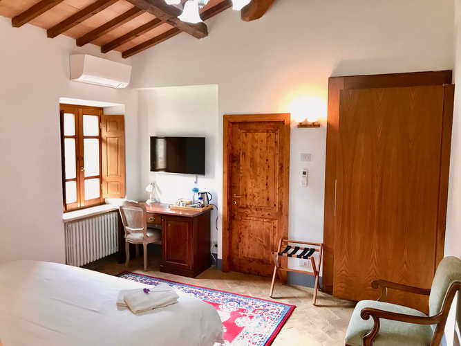 BelSentiero Estate & Country House: Air conditioning & Mini fridge in every room