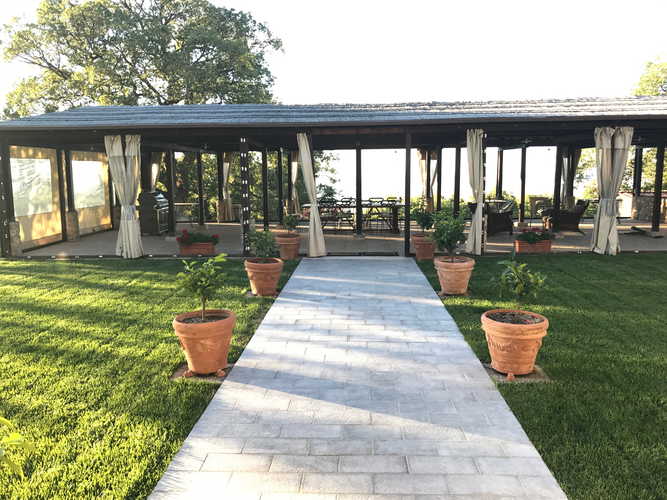 BelSentiero Estate & Country House: Panoramic terrace for parties