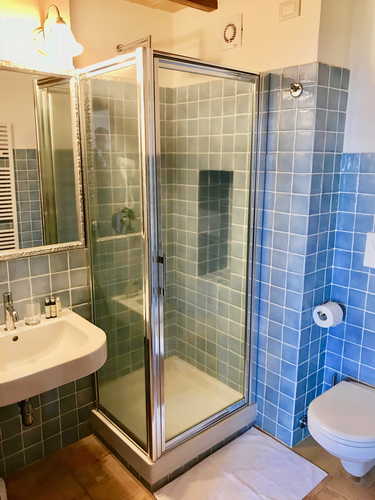 BelSentiero Estate & Country House: Modern & lovely bathrooms