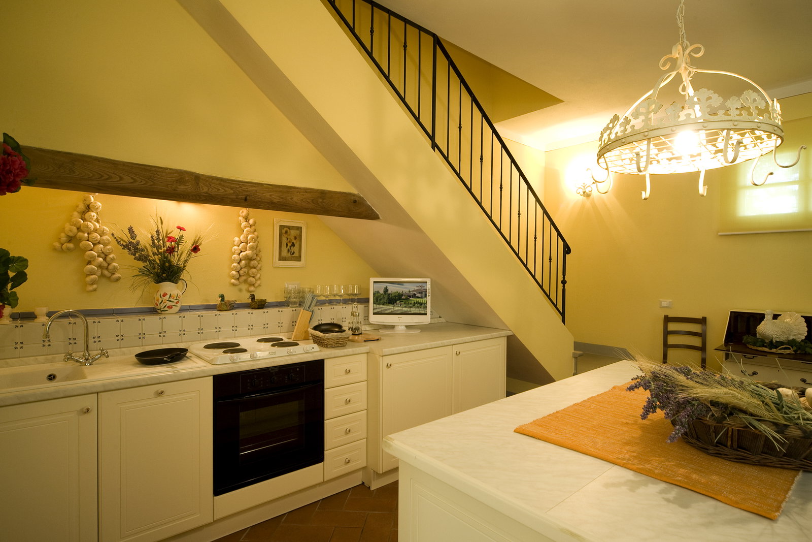Full kitchen