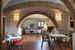 La sala dove viene servita la colazione, elegante e raffinata