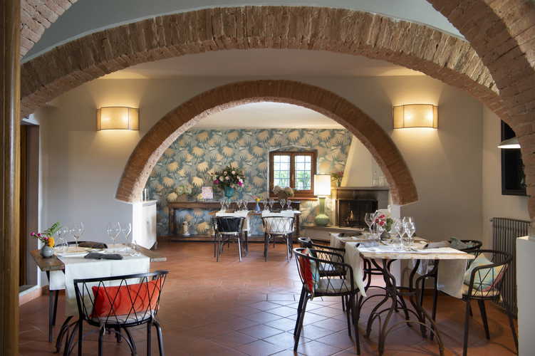 La sala dove viene servita la colazione, elegante e raffinata
