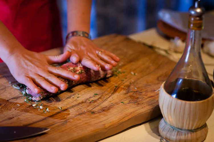Durante le lezioni di cucina a cui potrai partecipare presso il Borgo, potrai imparare i segreti della cucina toscana