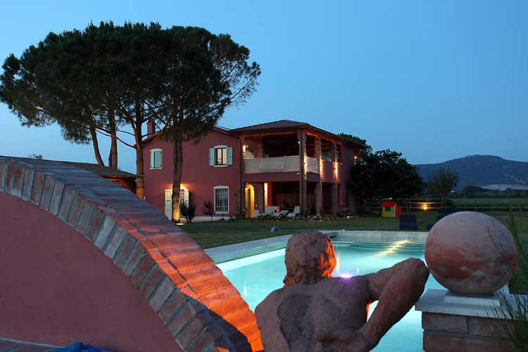 The farmhouse at night