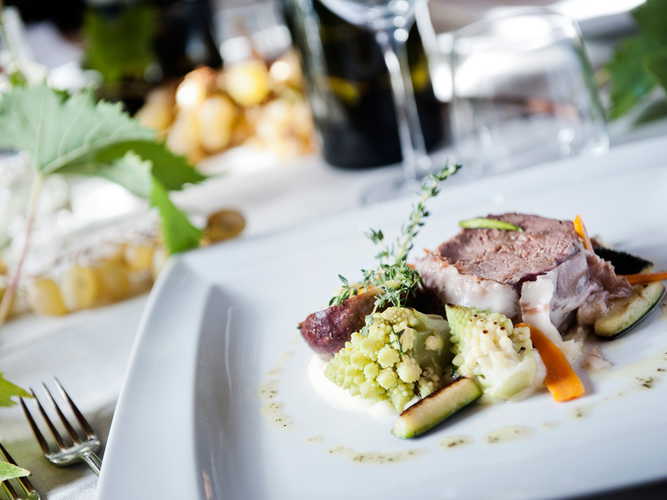 The restaurant provides excellent meals, with a set menu changing every day