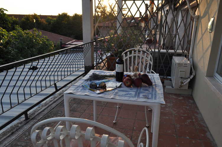 La terrazza panoramica per godersi il tramonto con dell'ottimo vino
